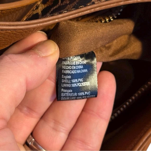 Accent Leopard Tote Bag w/ Scarf – Chic & Versatile - Picture 6 of 9